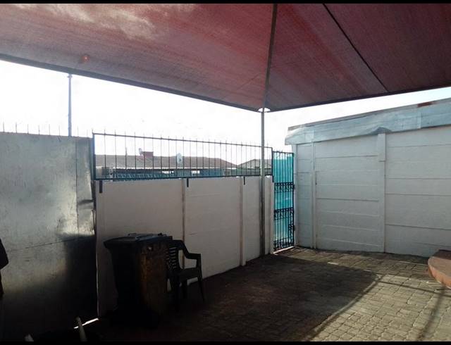 1 BEDROOM HOUSE FOR SALE IN STEENBERG